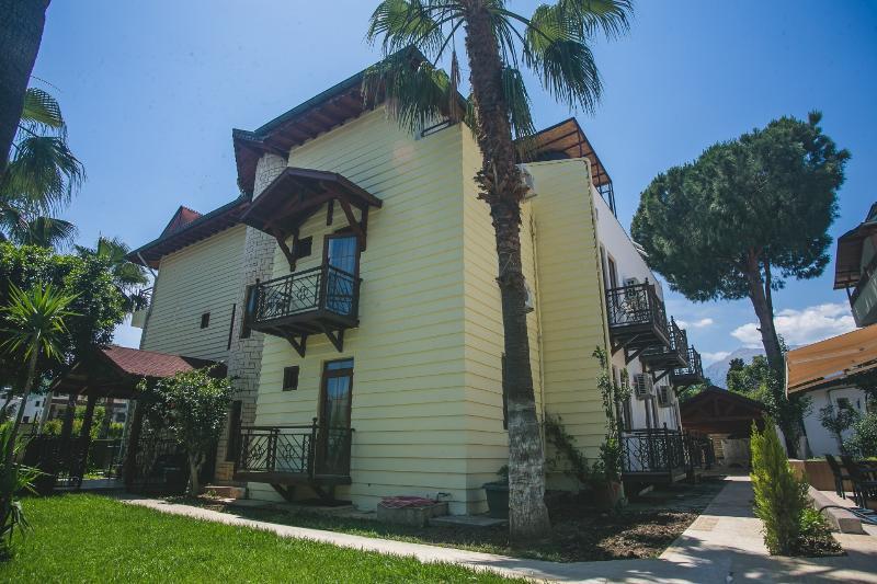 Dinara Garden كمر المظهر الخارجي الصورة